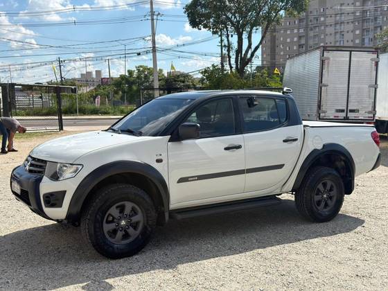 MITSUBISHI L200 OUTDOOR 2.4 4X2 CD 16V FLEX 4P MANUAL